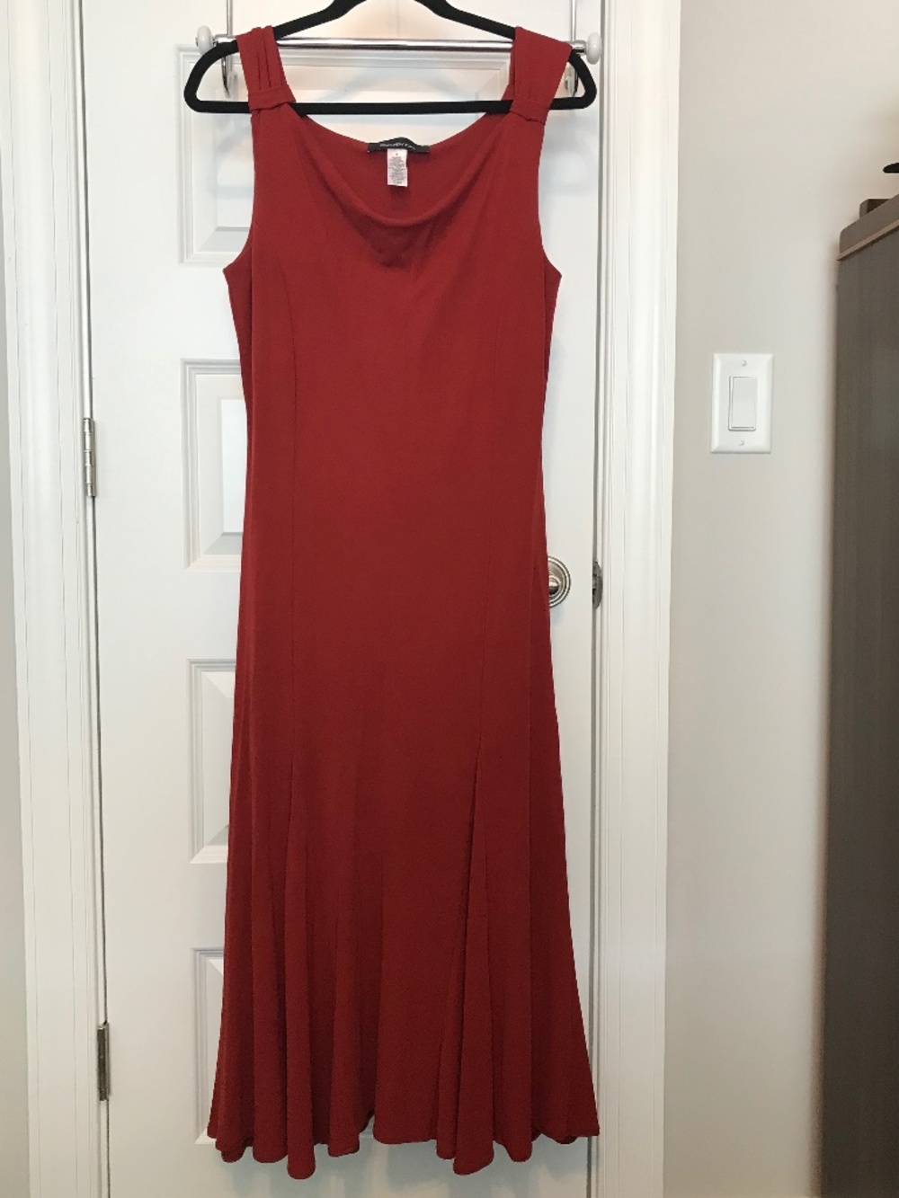 Jones NY burnt orange sleeveless scoop neck slip on maxi dress (M)